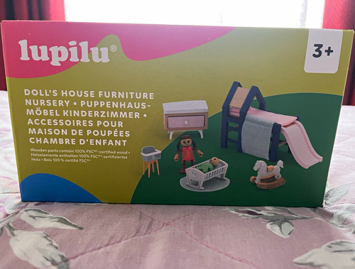 Dolls house furniture nursery - ,