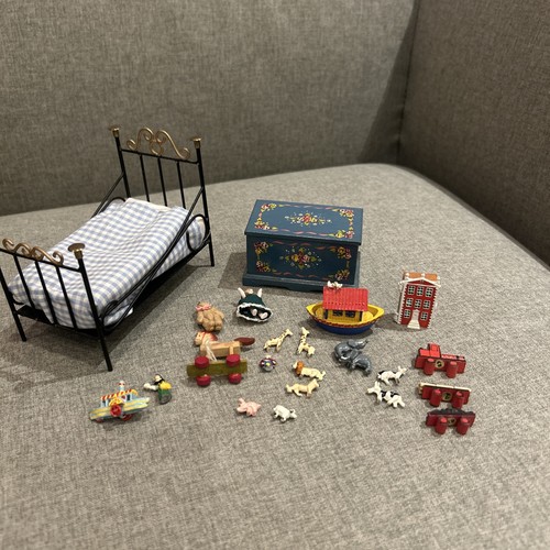 Dollhouse nursery lot - nursery, roberson